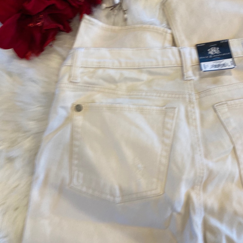 Rock & Republic Cream Wash Distressed Skinny Jeans - Picture 10 of 16